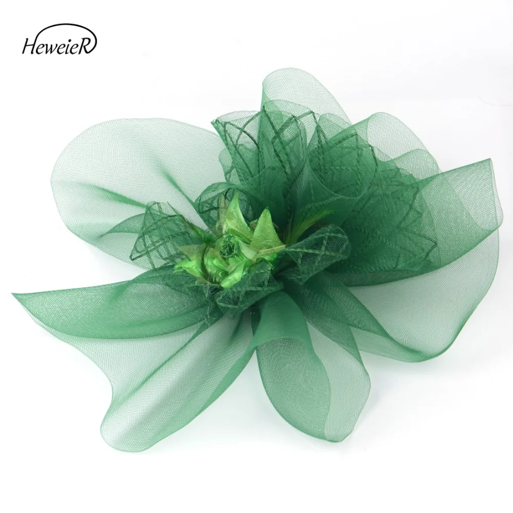 Женская шляпка Вуалетка с крупными сетчатыми цветами зеленая зажимом для волос