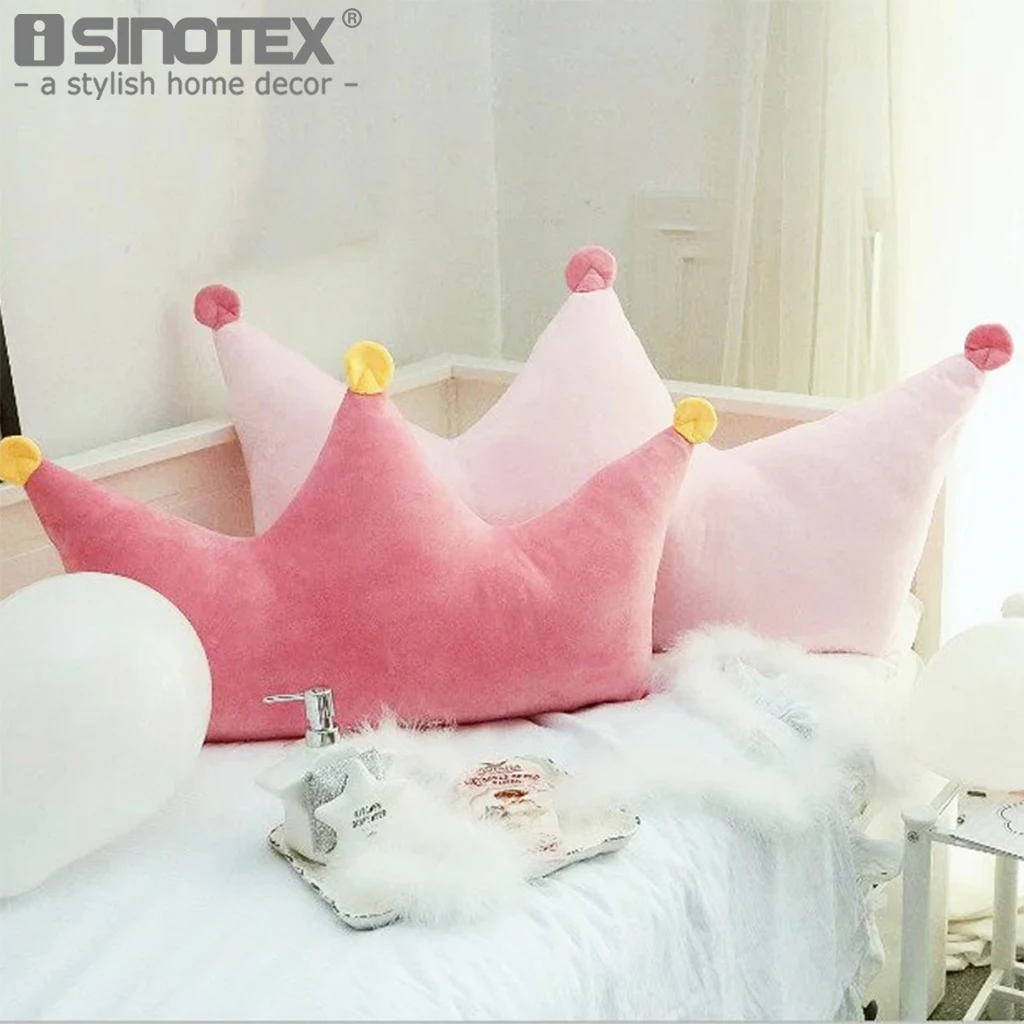 Подушка супер мягкая с коротким ворсом бархатная рисунком короны задняя подушка