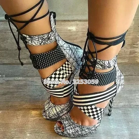 Женские босоножки в горошек с граффити на шнуровке и ремешками | Обувь