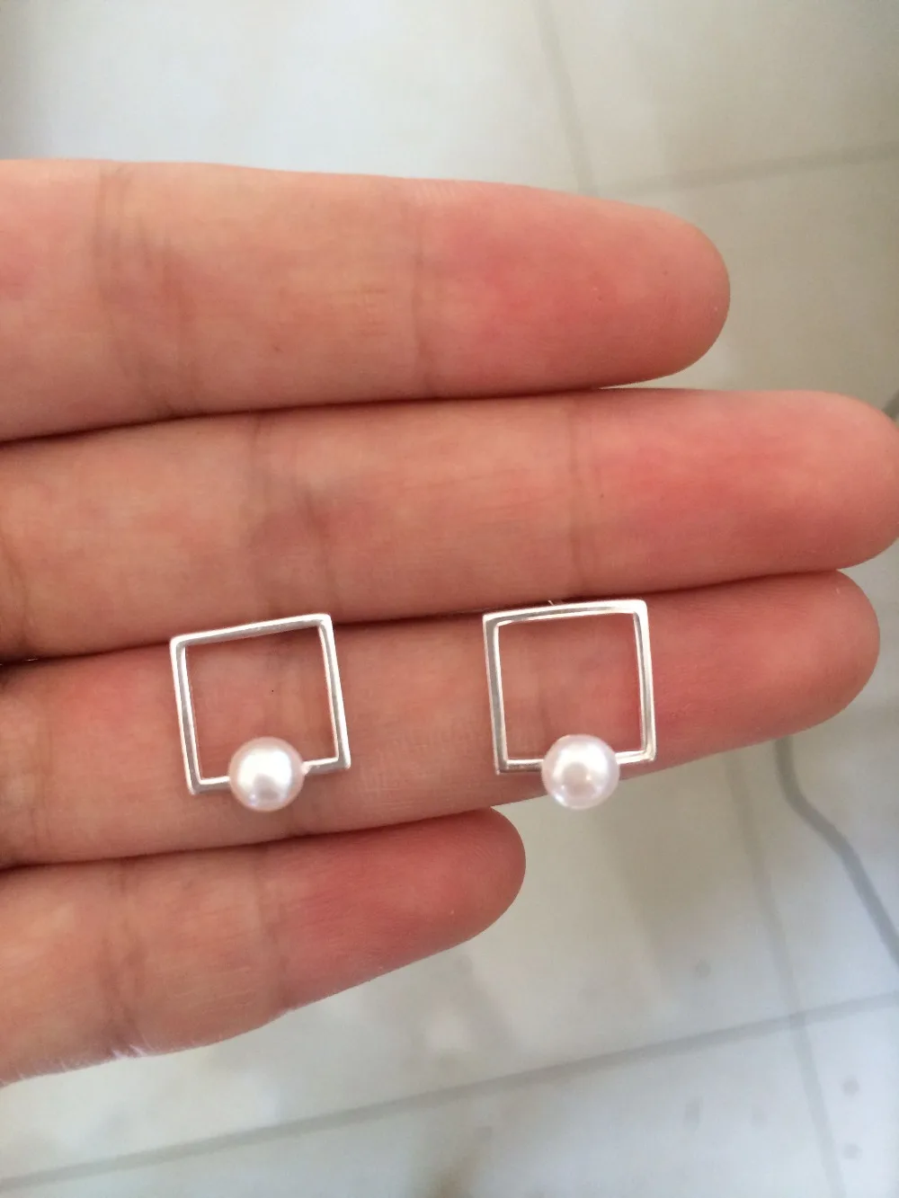 Реальный. Женские серьги гвоздики с натуральным пресноводным жемчугом|pearl stud