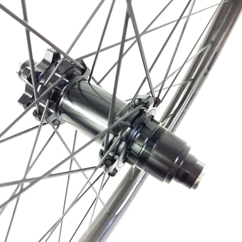 Комплект бескамерных колес с асимметричным клинчерным покрытием 650B MTB DH