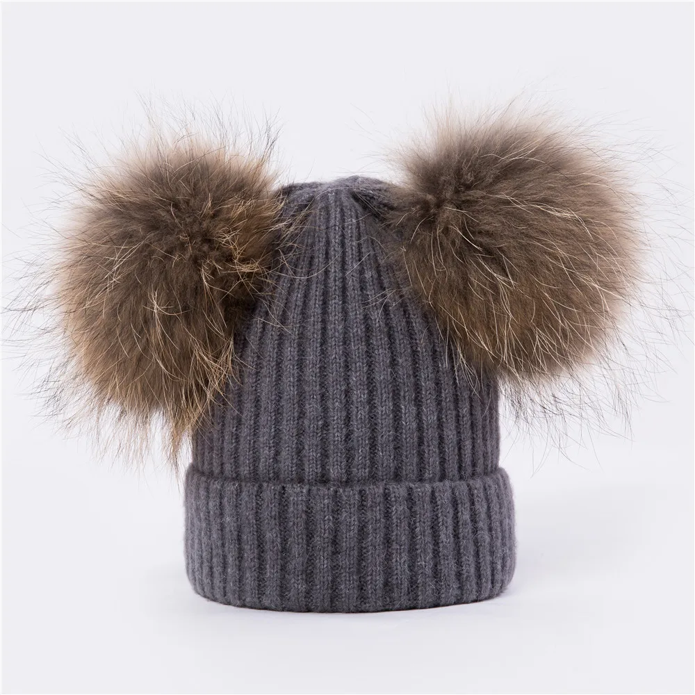Зимняя женская шапка COKK вязаная с двумя помпонами шерсть натуральным мехом енота