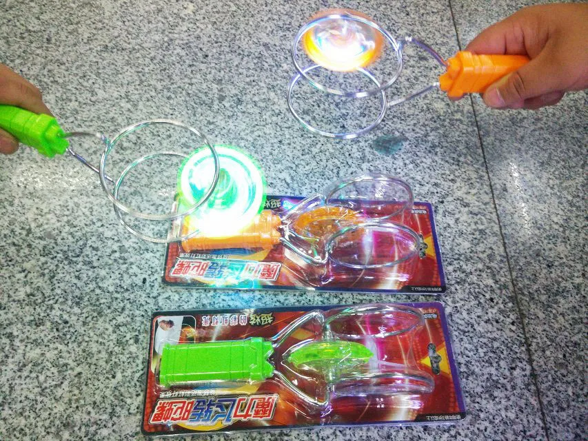 Волшебный Летающий гироскоп семь цветов волшебный вращающийся магнит магнитный