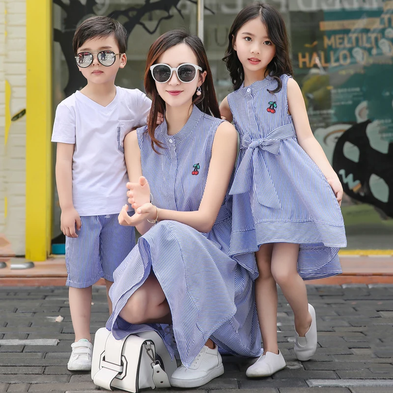 Платья для девочек коллекция 2017 года одинаковые платья мамы и дочки Robe Fille Mae E Filha