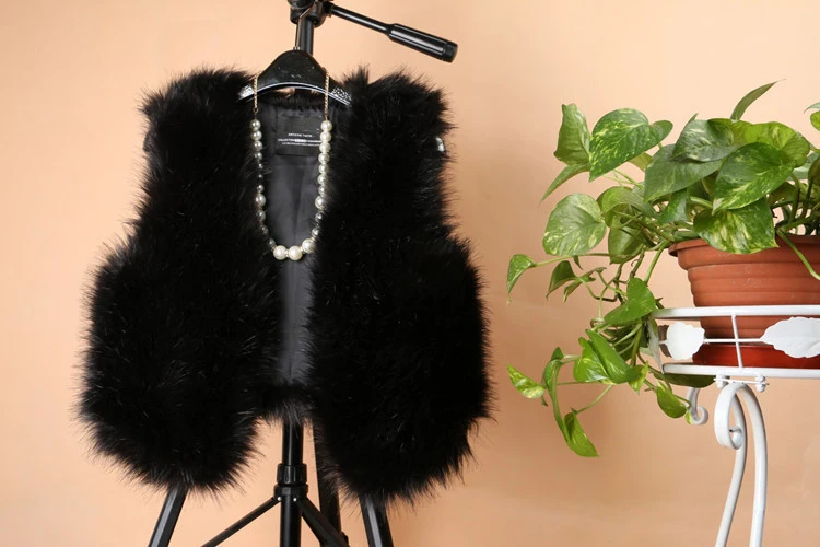 

Womens Winter Fashion Luxury Faux Fur Vest Sleeveless Autumn Winter Warm Furry Loose Outwear Waistcoat Slim Fit Short Vest