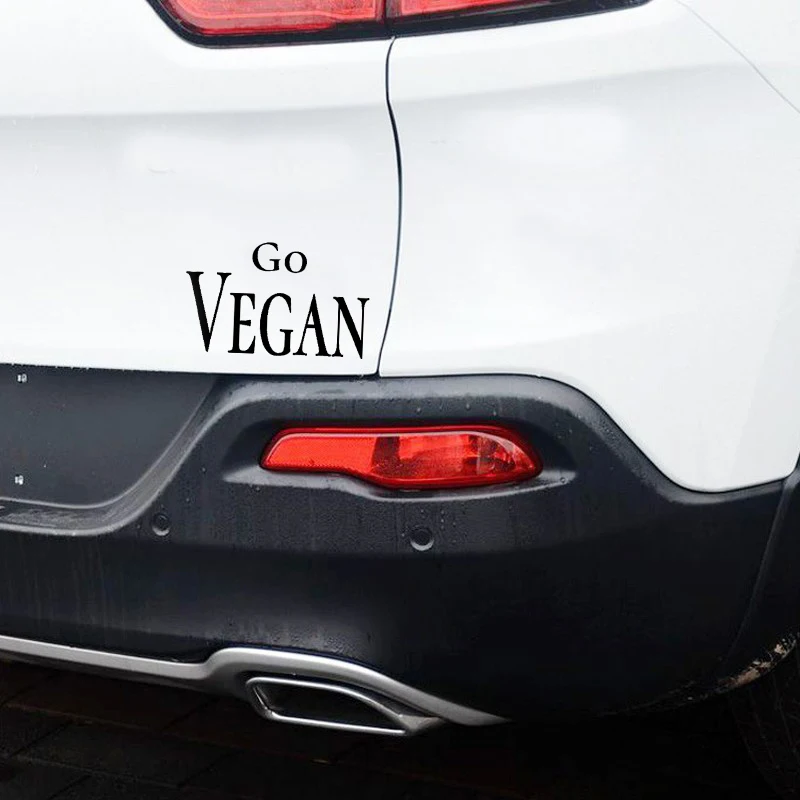 QYPF 13.5CM*8.3CM Go Vegan Fashion Retro-reflective Vinyl Decoration Car Window Sticker Decal C15-2537 | Автомобили и мотоциклы