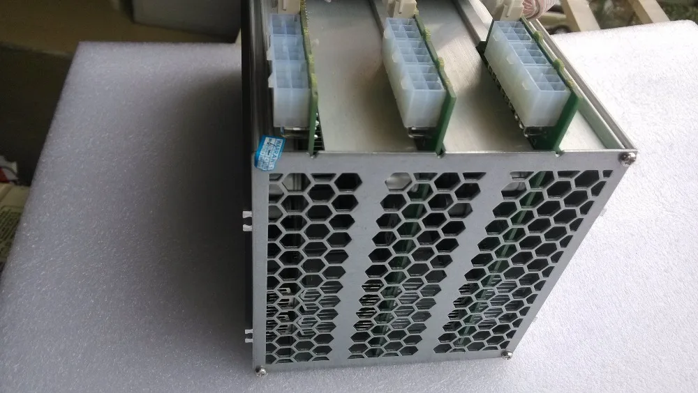 Bitcoin Miner 4.05Th/s AntMiner S7 -F1+PSU 4050Gh/s Asic Bitcon 28nm BTC Power Consumption 1293w SHA256 | Инструменты