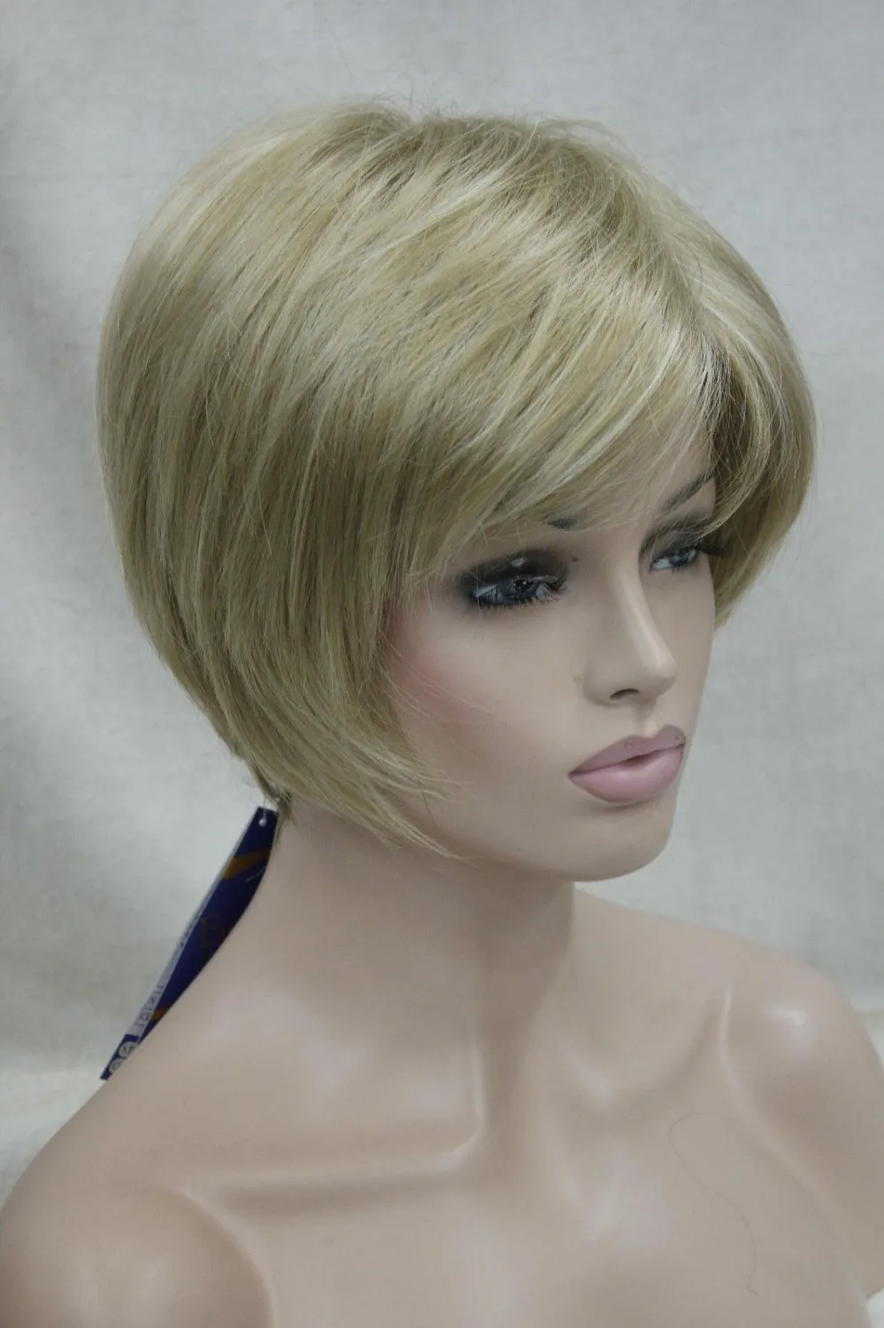 0000120 New charming blonde mix with brown root women' short straight wig |