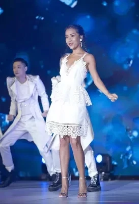 Женское кружевное платье мини с открытой спиной Роскошное дизайнерское