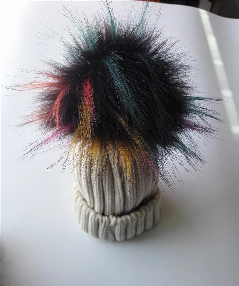 

KNB040C New Winter Cap For Women Imitation Raccoon Fur Pom pom Kniited Beanies Skullies Faux Fur Ball Knit Hat Bonnet Gorras