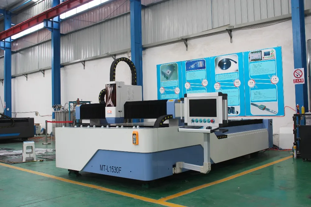 CNC металлические пластины 500 Вт 750 1000 волоконно лазерная машина для резки с