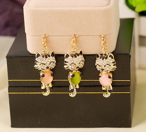

50pcs/lot Fashion Smiling Tiger With Opal For Iphone For Samsung And All 3.5mm Universal Mobile Phone Earphone Dust Plug