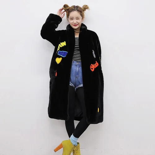 Черный New fashion Long Warm Winter Faux Fur Coat Ladies long sleeve Army Green Yellow Embroidery Letter Outwear Female coat - Цвет: Черный