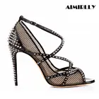 Летние Женские сандалии туфли с открытым носком на высоком каблуке обувь в сеточку с шипами в стиле туфли на высоком каблуке с ремешком и пряжкой, черного и телесного цвета; Женские вечерние туфли