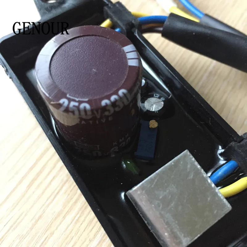 2.8KW генератор AVR Для бензиновый генератор 2KW 2.8KW 168F 170F, с переключением между дальним и фазовый АРН автоматический Напряжение Регулятор выпрямителя 250V 330 мкФ