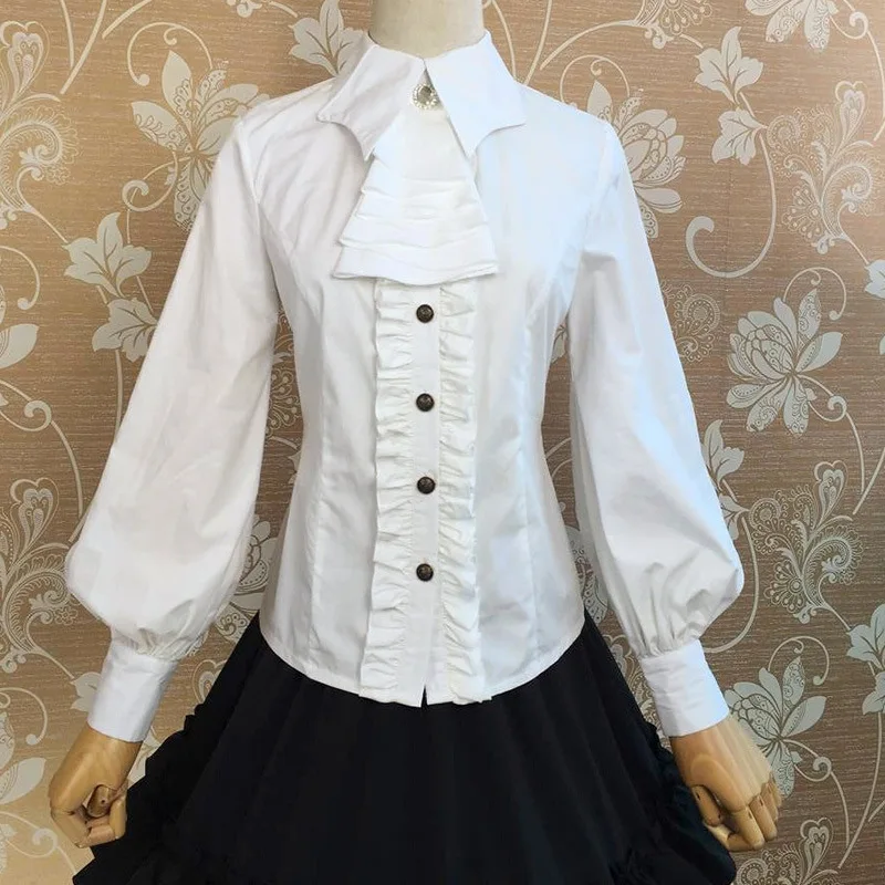 Женская блузка с рукавами фонариками черно белая приталенная в готическом