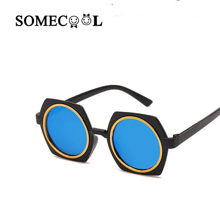 Фото Детские солнцезащитные очки SomeCool легкие пластиковые с линзами и покрытием для