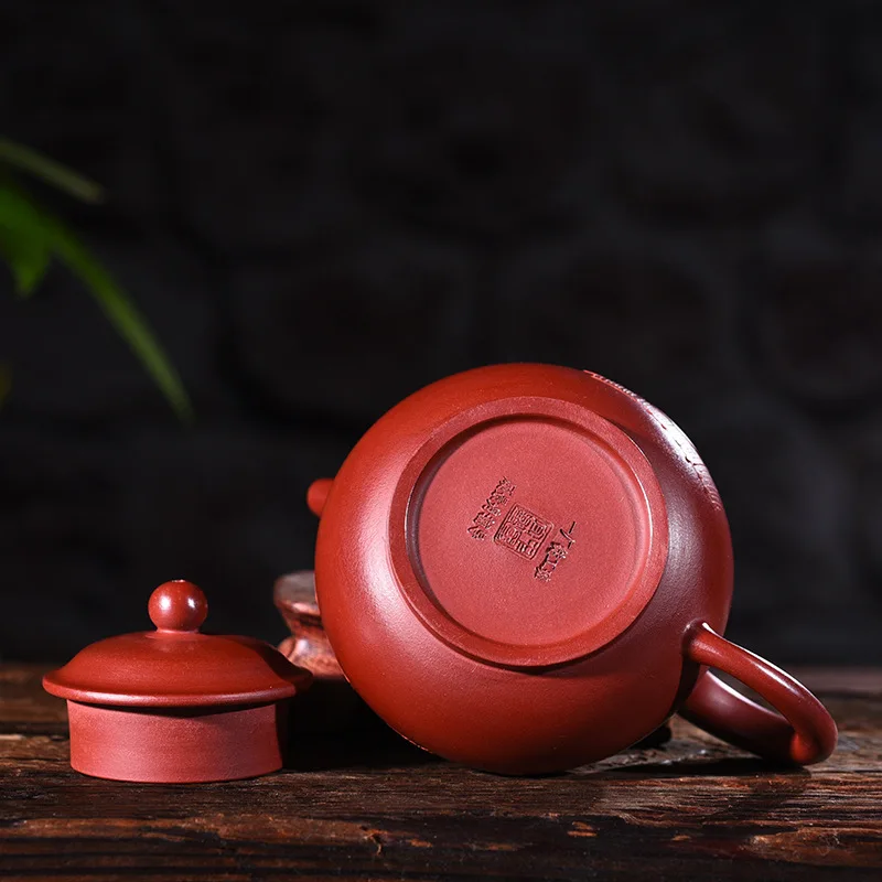 

160ML Yixing Purple Clay Teapot Raw Ore Dahongpao Mud Relief Lotus Pattern Zisha Pot Home Small Capacity Drinkware Decorations