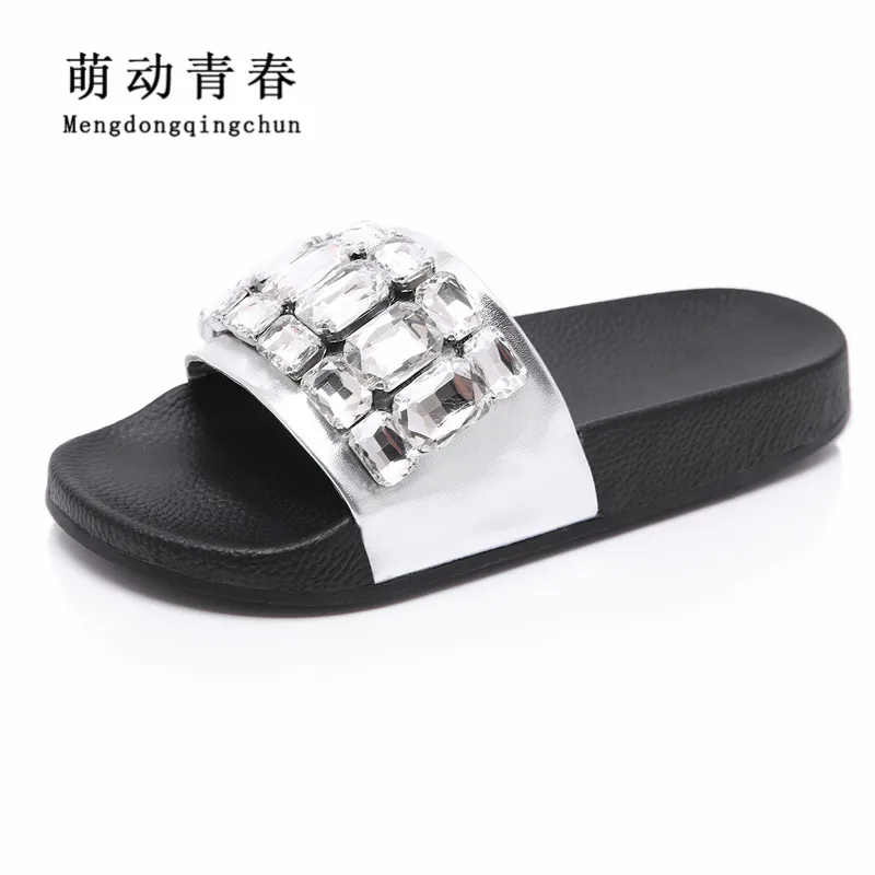 

Women Slipper Fashion Women Big Crystal Rhinestone Slides Mules Summer Beach Slipper Sandals Womens Flats Zapatos Mujer