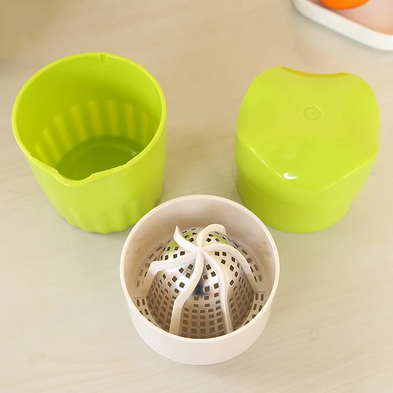 

Geebake Kitchen Practical Convenient Gadget Portable Squeeze Juice Cup Hand Squeezer Mini Multifunctional Juice Extractor