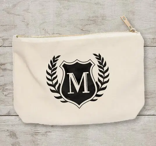 

2018 new customize groomsman Make Up comestic Bags Bridesmaid, Maid of Honour Unique Gift for Bridal Party Bags purses favors