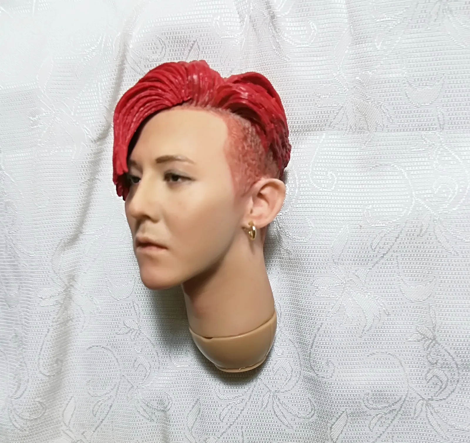 1/6 шкала Kwon Ji Yong голова Лепка с волосами для 12 &quotмужских тел красные и желтые