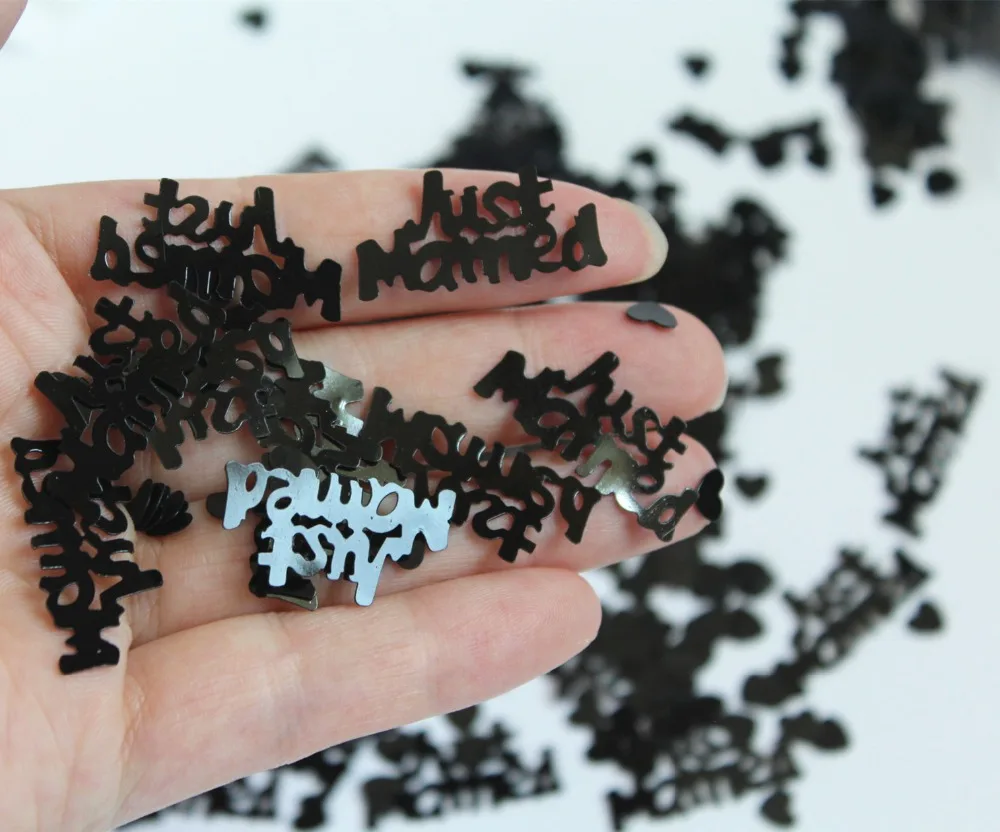 

Vintage damask Black JUST MARRIED Heart Wedding pvc Confetti Table scatter Decoration Sprinkles