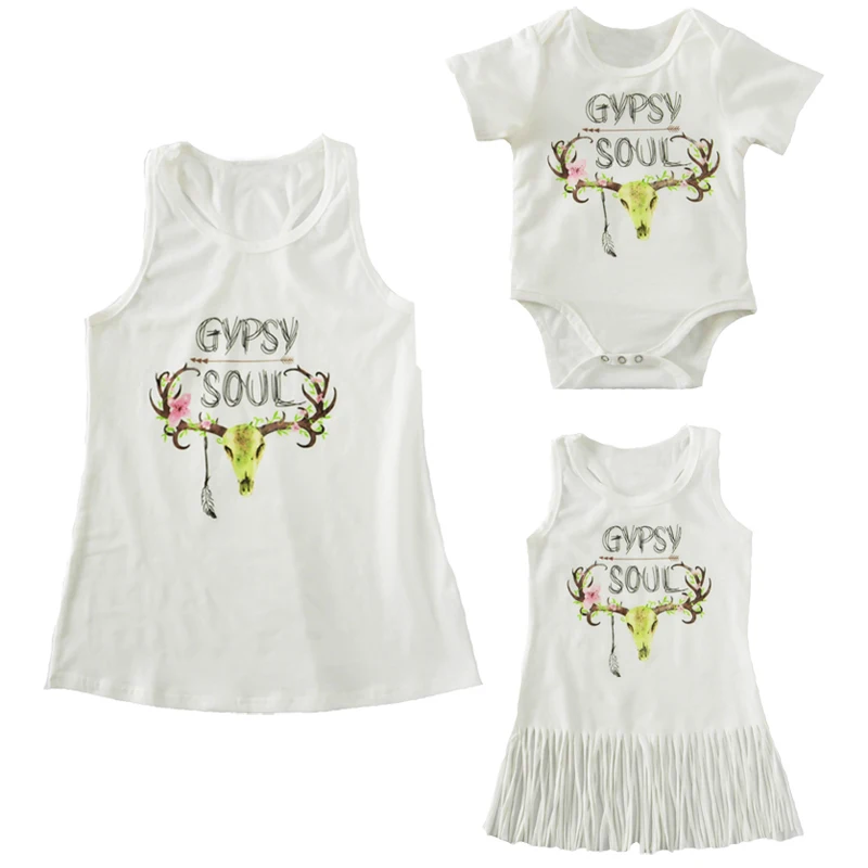 

Летнее платье для мамы и дочки; футболка с рисунком оленя + платье + комбинезон; одежда для мамы, дочки и сына; новые Семейные комплекты