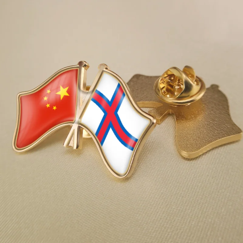 

China and Faroe Islands Crossed Double Friendship Flags Lapel Pins Brooch Badges