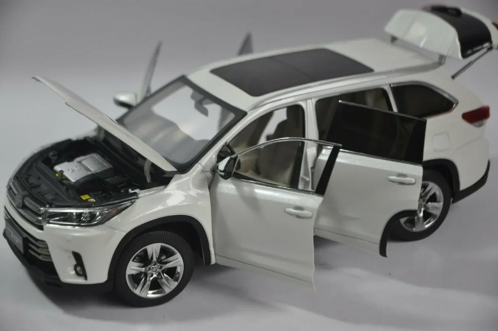 1:18 Модель литья под давлением для Toyota горlander 2018 Белый внедорожник игрушечный