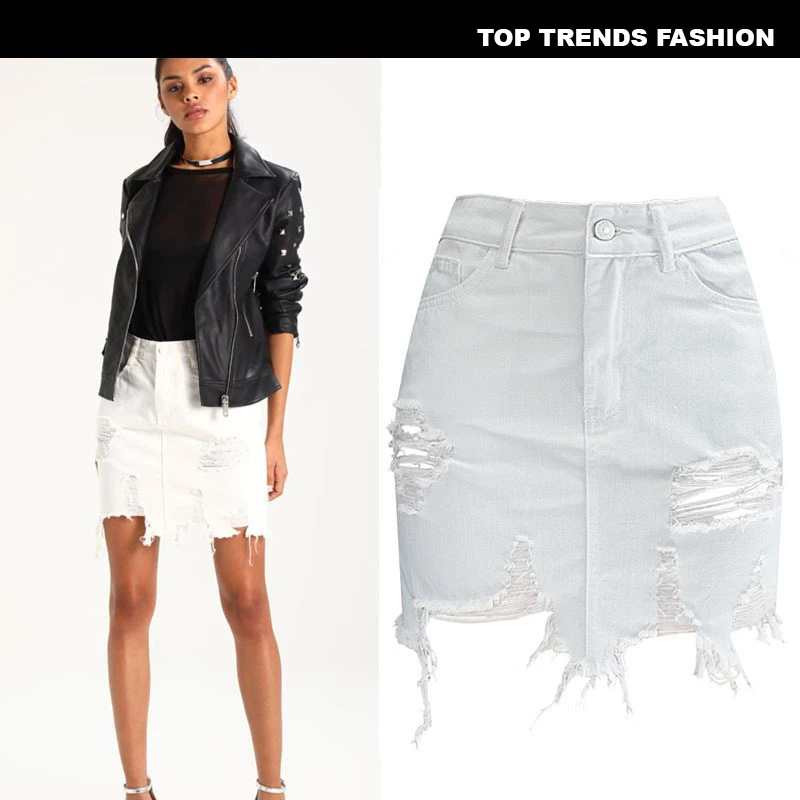 Женская мини-юбка из денима белая с высокой талией и асимметричным отверстием