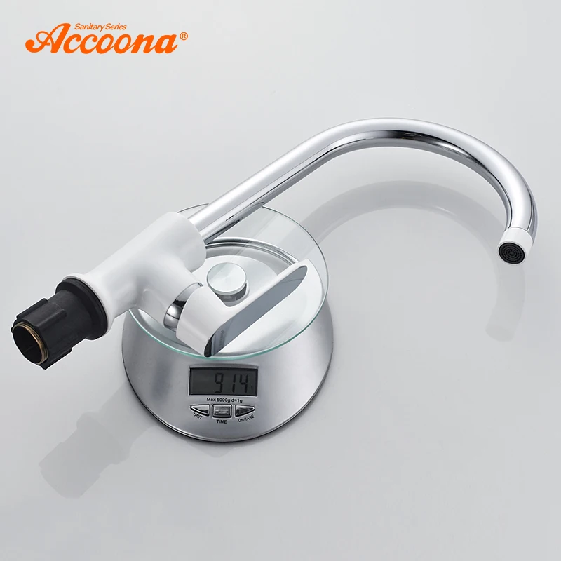 Смеситель для кухни Accoona A4566 изогнутый с поворотом на 360 градусов из латуни одним