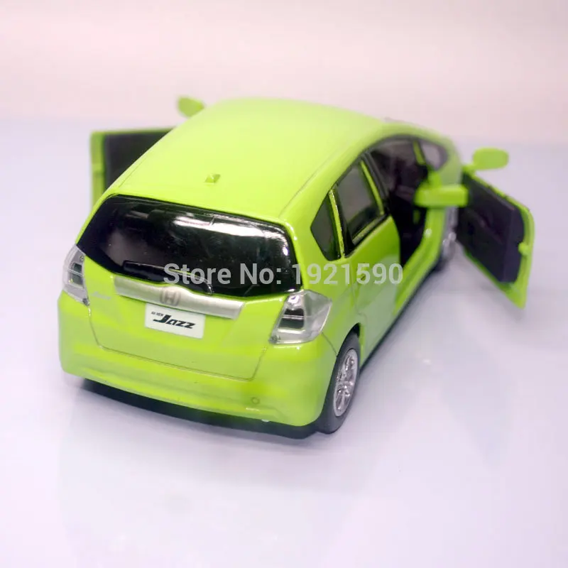 Совершенно новая UNI 1/36 масштабная модель автомобиля игрушки HONDA FIT литая под давлением металлическая модель автомобиля для подарка/детей/коллекции