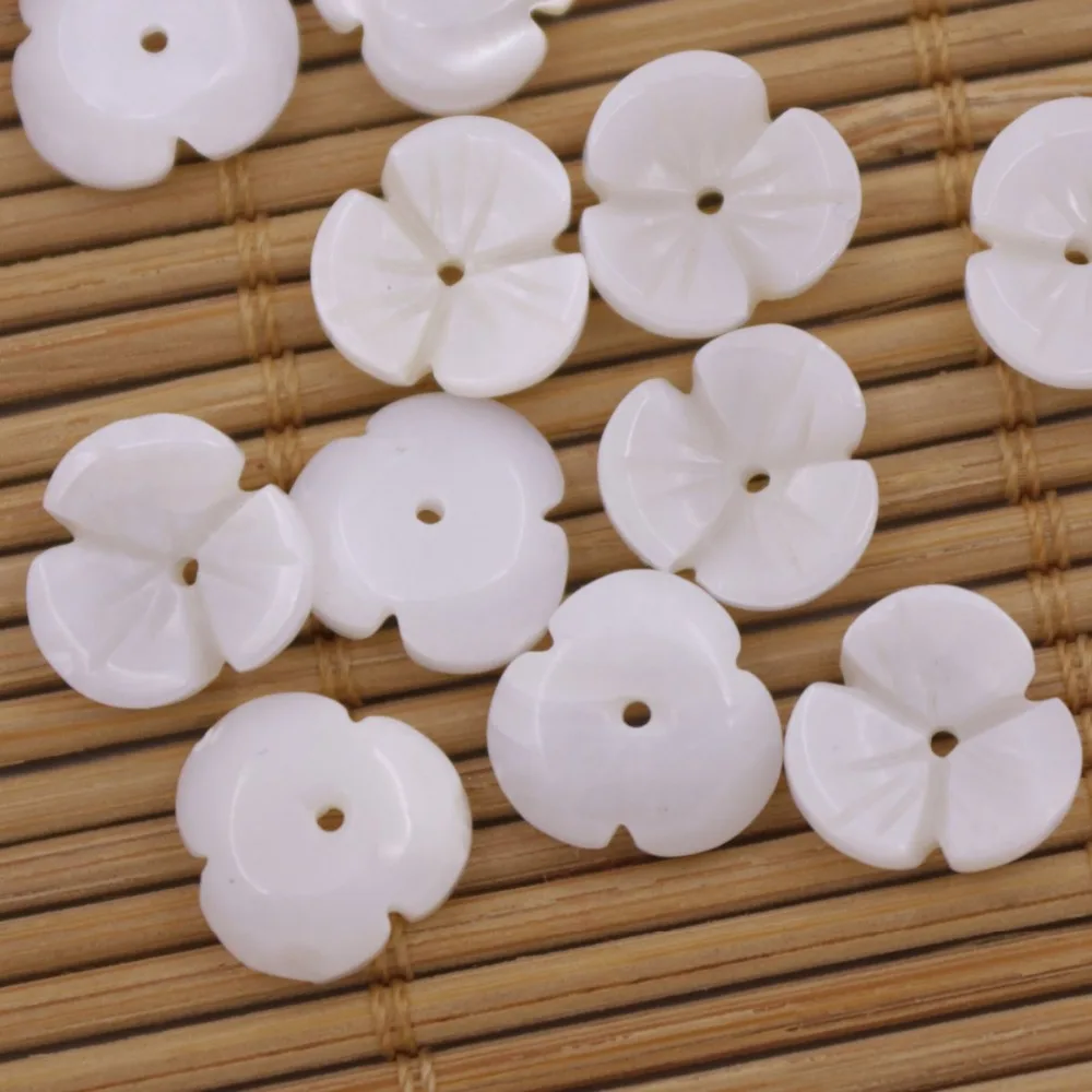 50 PCS  Shell Flower Natural White Mother of Pearl Jewelry Making 3 Petals