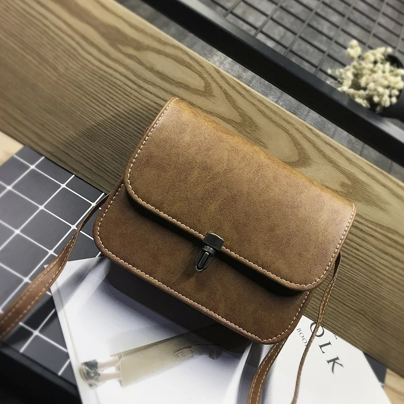 2017 Высокое Качество PU Кожаный Женщины Crossbody Сумки Мода Цвет Заклепки Дизайн