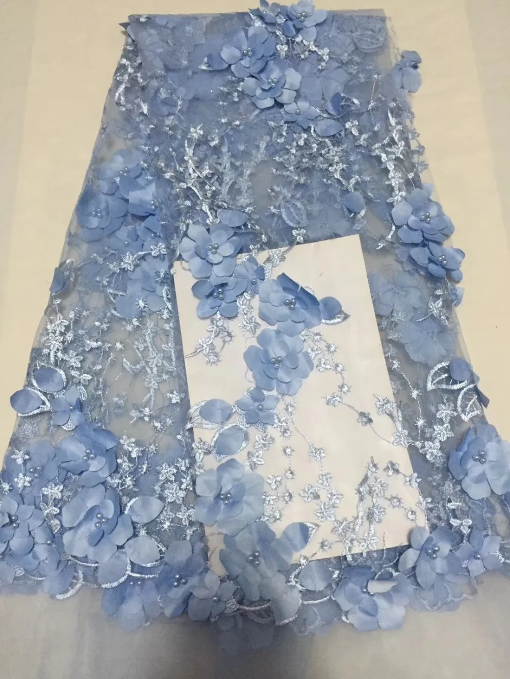 

New Style Luxury French Net Lace Fabric Wedding Dresses 2018 3D Flowers Tulle Appliques Bridal Gowns Embroiderecd Fabric TS6686