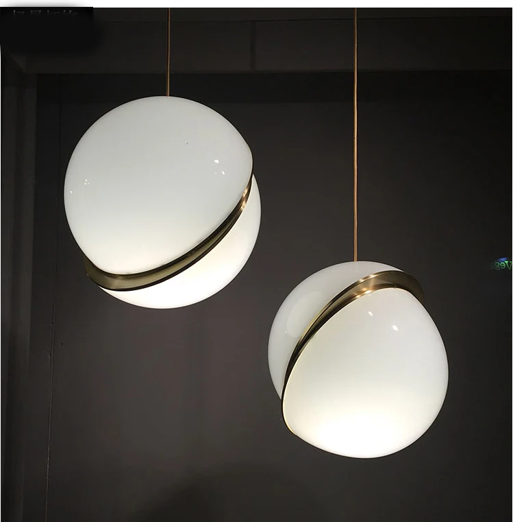

Nordic modern round balls Pendant Lights Creative Round Moon Brass Suspension Pendant lamp for Dining room Living room
