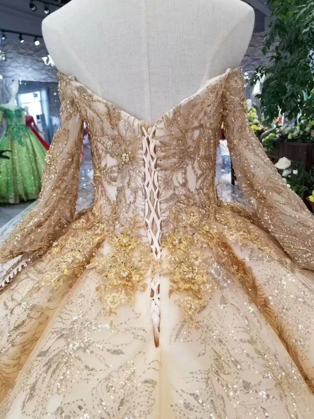 H&S BRIDAL Gold ball gown wedding dress long sleeve appliques wedding dresses with veil vestido de novia