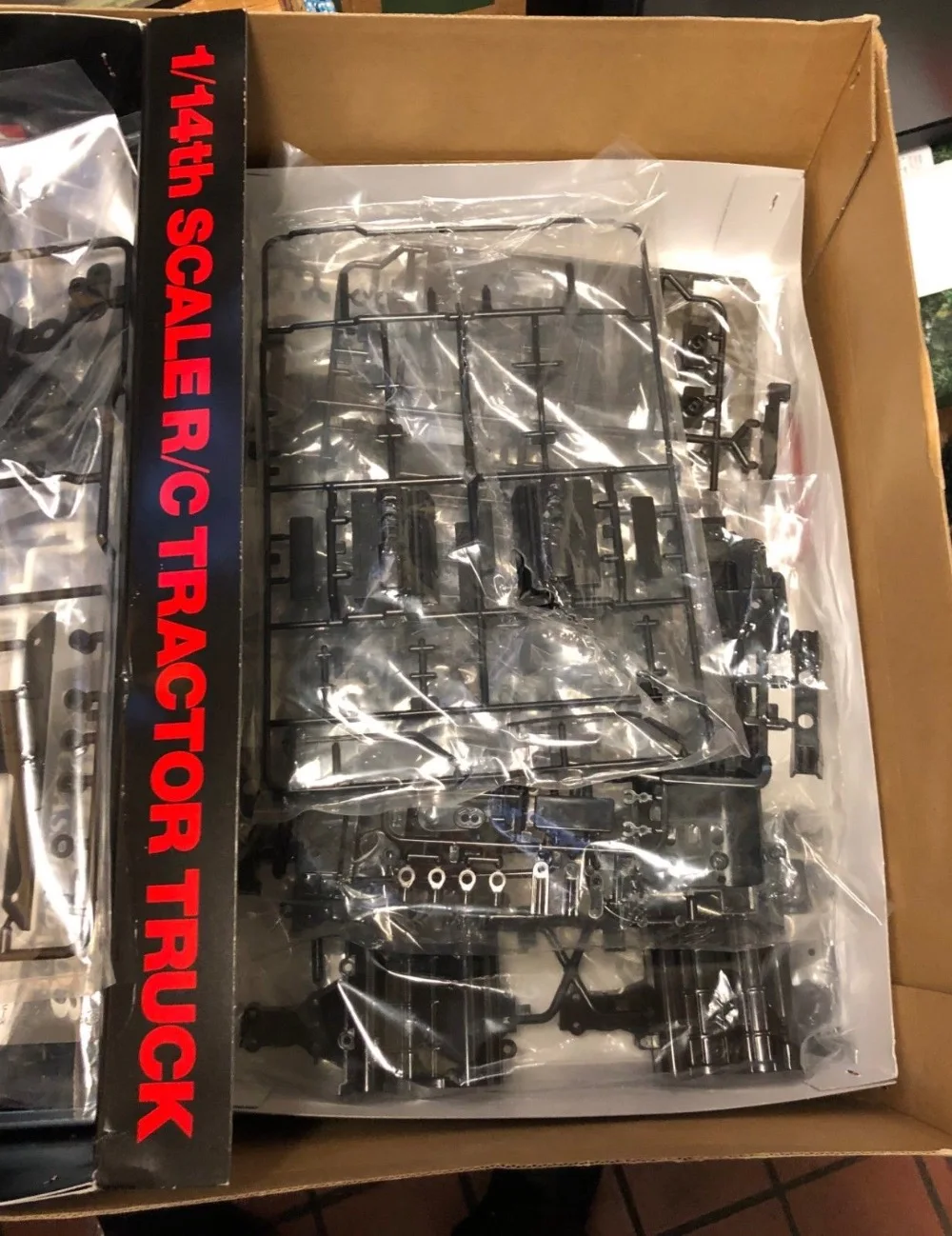 Tamiya Масштаб 1:14 трактор грузовик Arocs 3363 6x4 классические космические
