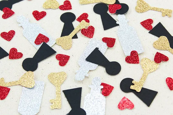 Напишите мне Алиса в стране чудес сверкающий стол с конфеттисом украшения для