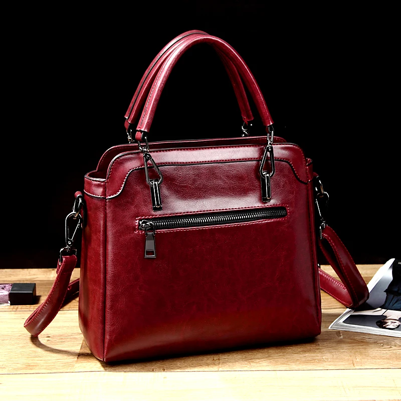 Женская вместительная дизайнерская сумка на плечо от известных брендов женская