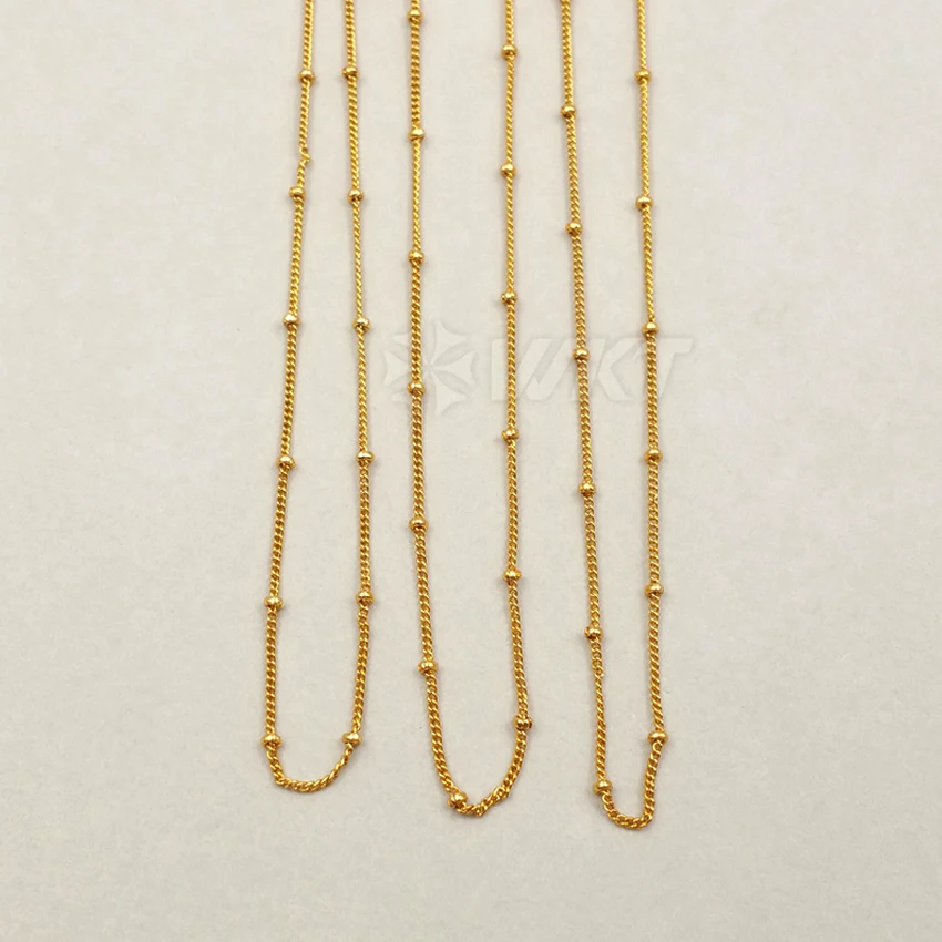 Женская цепочка с золотыми бусинами круглым буквенным принтом ювелирное изделие