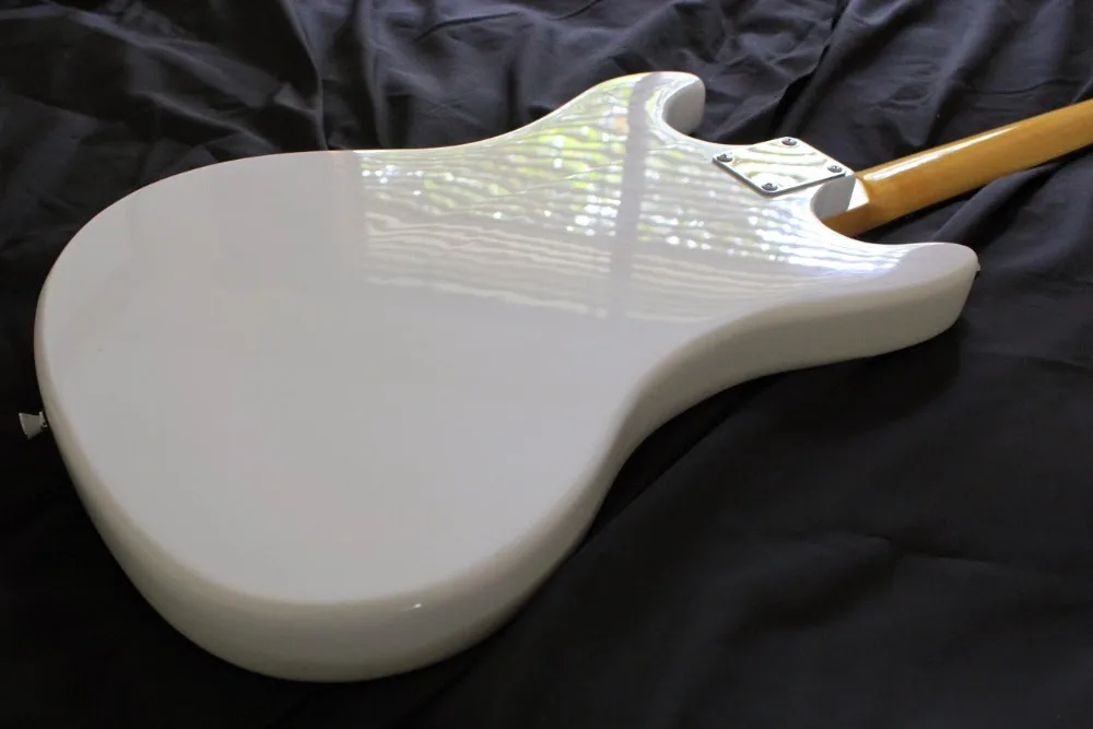 Белая электрогитара jumny Ramone Mosrite Ventures MkII 1965 Reissue Mark II Deluxe белая электрогитара