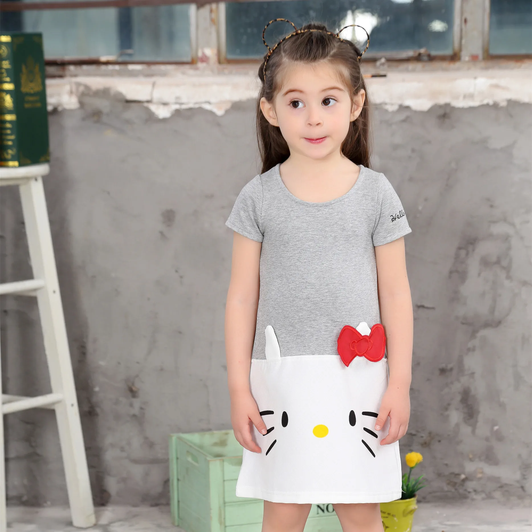 Платье для девочек с принтом Hello Kitty рождественское платье серого цвета короткими