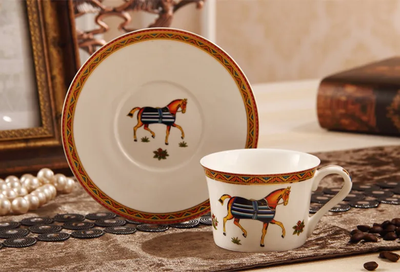 Фарфоровая кофейная чашка с блюдцем, кофейная чашка из костяного фарфора, дизайн «Бог лошадей», Золотая чайная чашка с блюдцем, чашка с блюдцем и блюдце