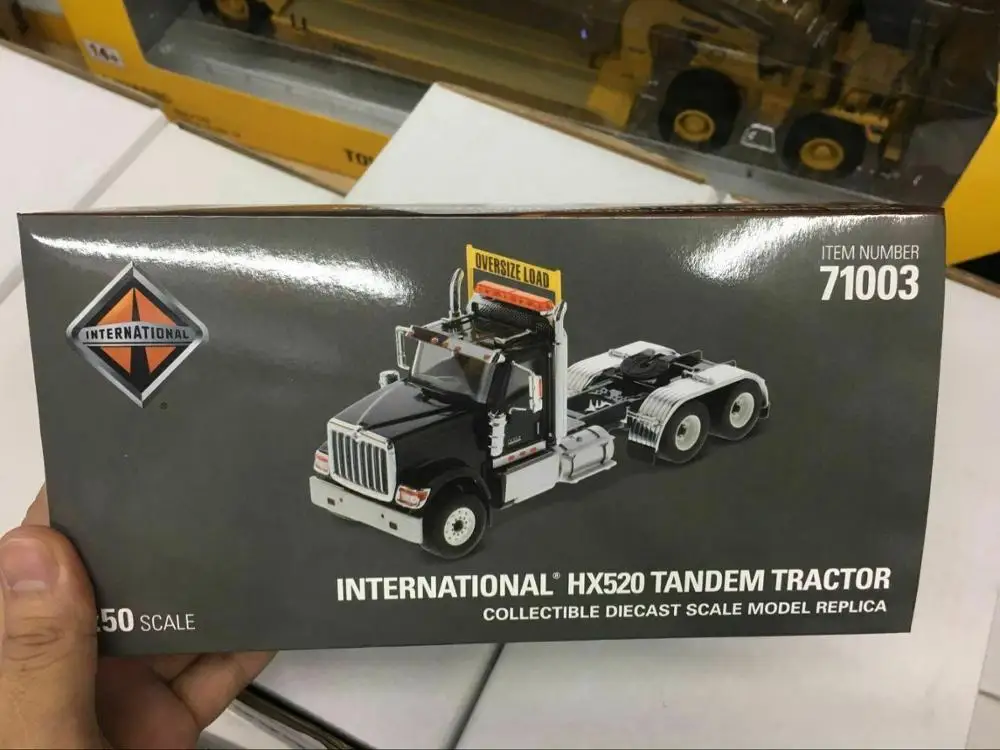 Международный тандемный трактор HX520 металлическая модель 1:50 бренд Diecast Masters