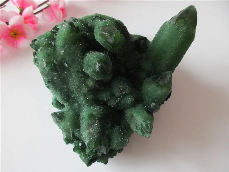 Уникальный природный зеленый кристалл кластер скелетного кварца точечная
