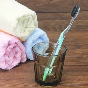 Бесплатная доставка горячая распродажа 1 шт. зубная щетка мягкая тонкая бамбуковая щетка с древесным углем зубная щетка для взрослых и детей