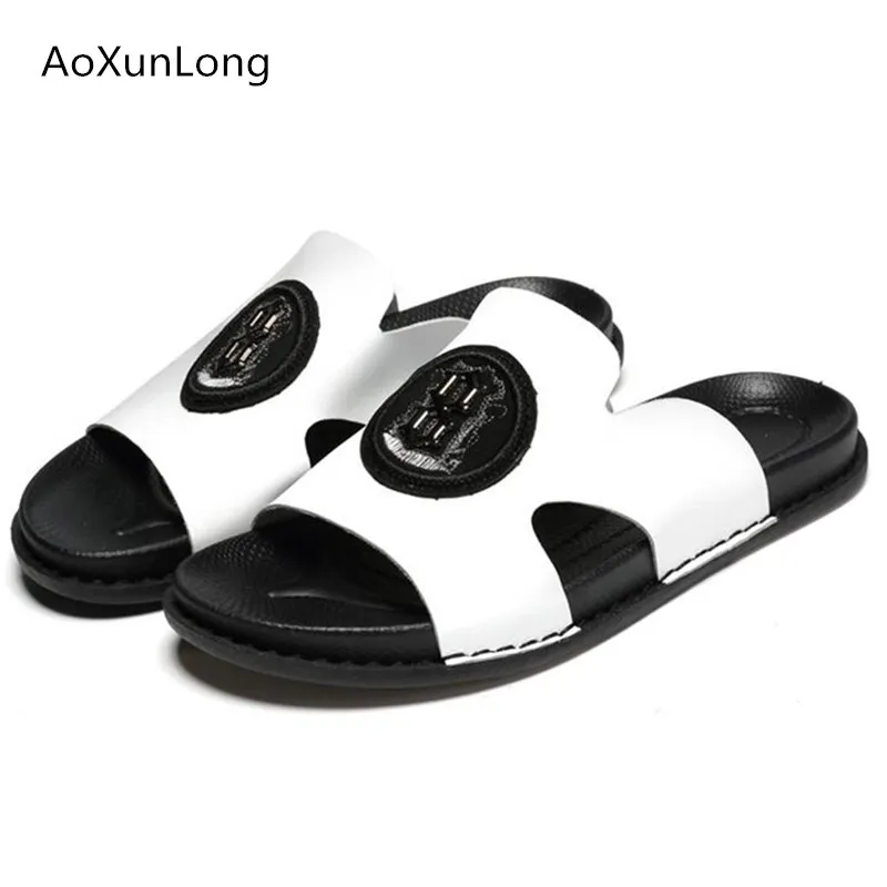 White AoXunLong/мужские летние кожаные пляжные шлепанцы; модные уличные кроссовки с вышивкой; мужские Нескользящие повседневные шлепанцы; европейские размеры 38-45; мужские шлепанцы - Цвет: White