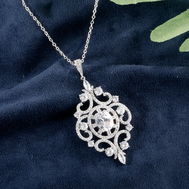

Fashion Vintage Big Hollow Flower Pendant Necklace Mirco Cubic Zircon For Women Party Dress Jewelry Accessories
